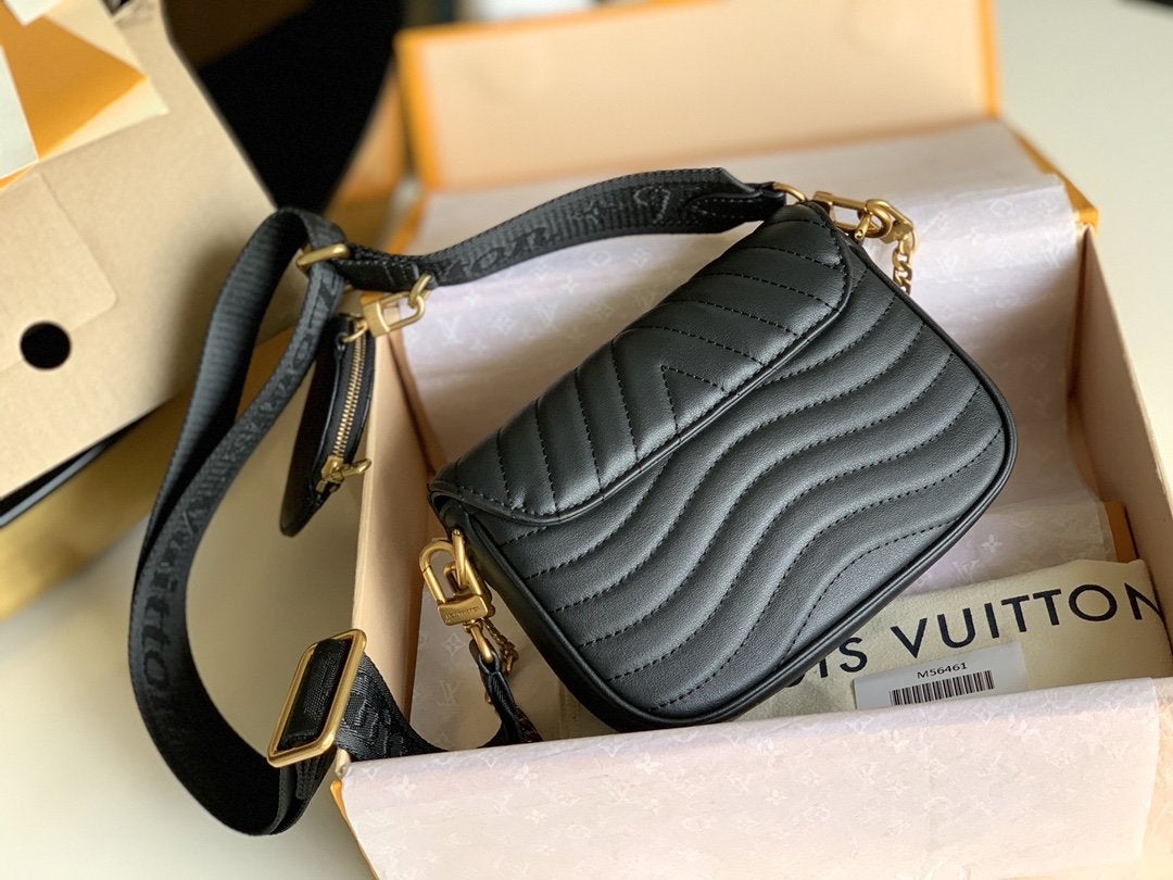 Schwarze Kalbsleder-Umhängetasche mit mehreren Fächern, 19 cm