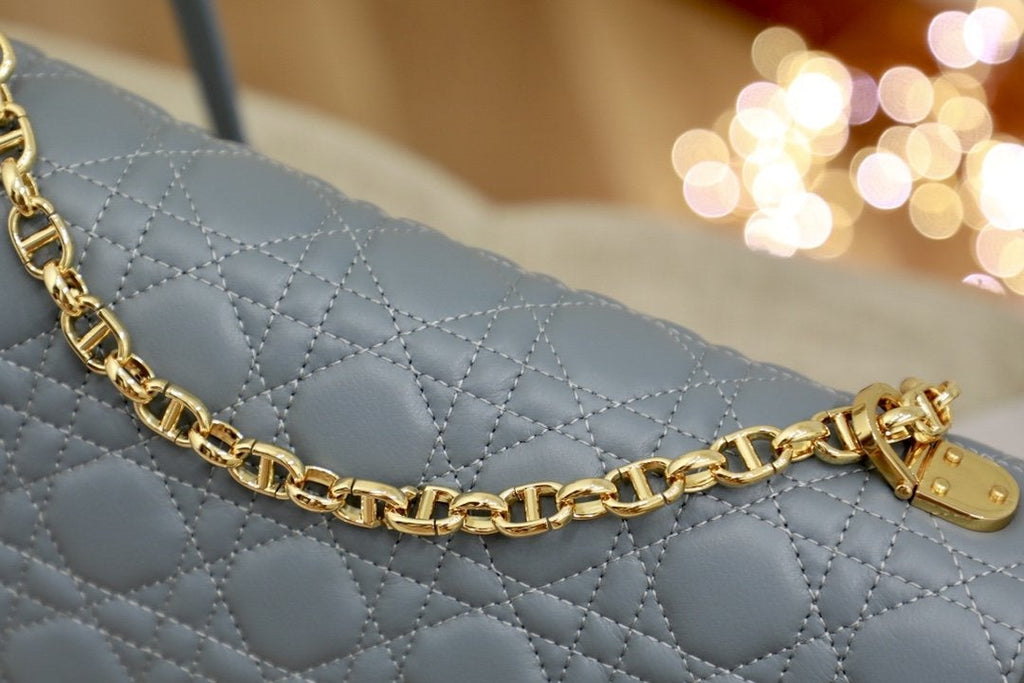 GROSSE CARO-TASCHE 28 GRAUES GESCHMACKSVOLLES CANNAGE-KALBLEDER 