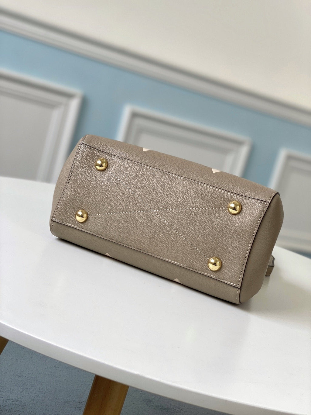 MONTAIGNE BB 29CM BEIGE MONOGRAM LEATHER