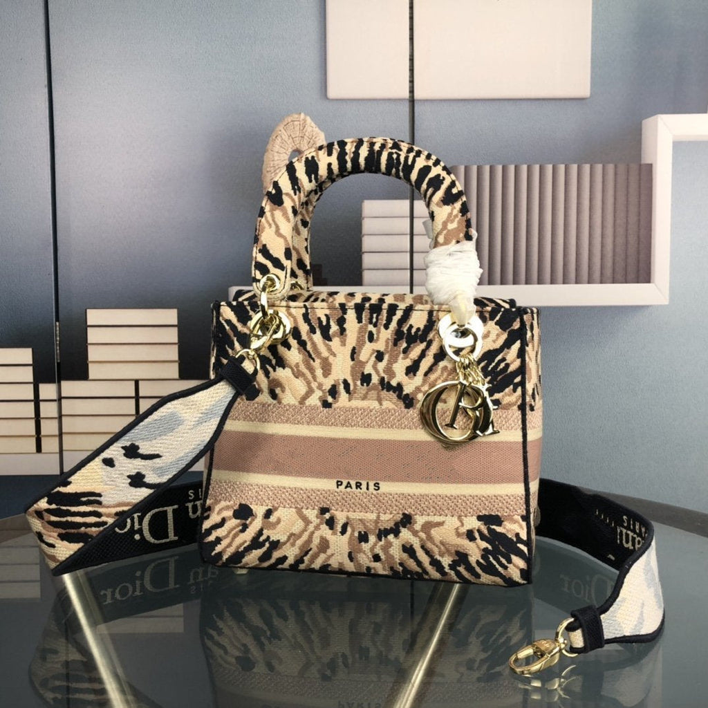 MITTELD D-LITE 24 BEIGE MILTI COLOR MIZZA STICKEREI