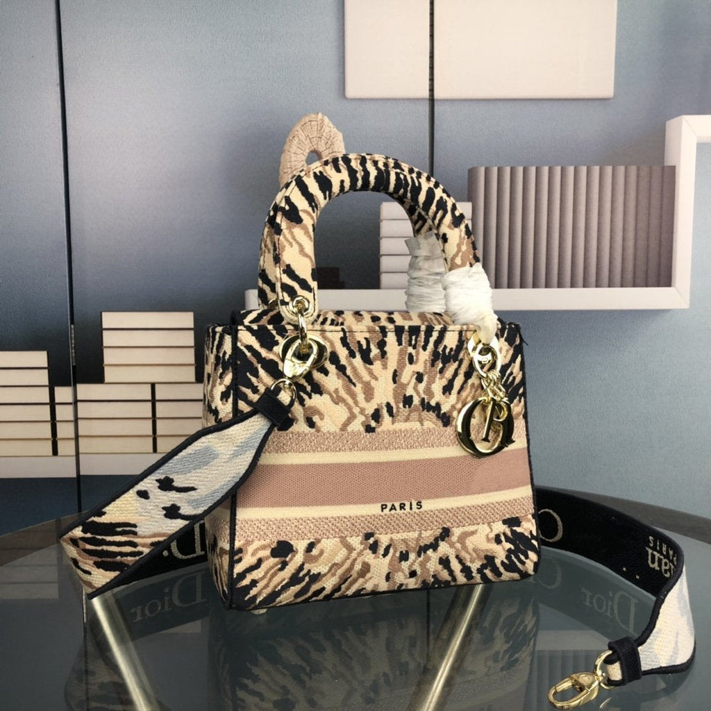 MITTELD D-LITE 24 BEIGE MILTI COLOR MIZZA STICKEREI