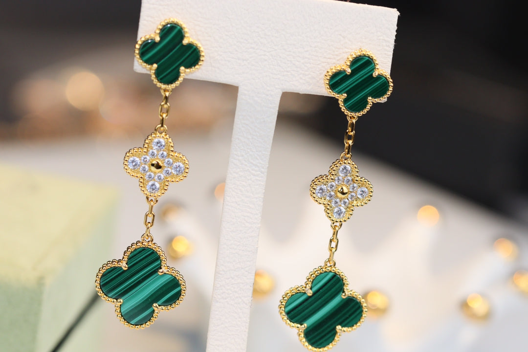 ¡®Jewelicorn¡¯CLOVER EARRINGS GOLD MALACHITE DIAMOND 3 MOTIF
