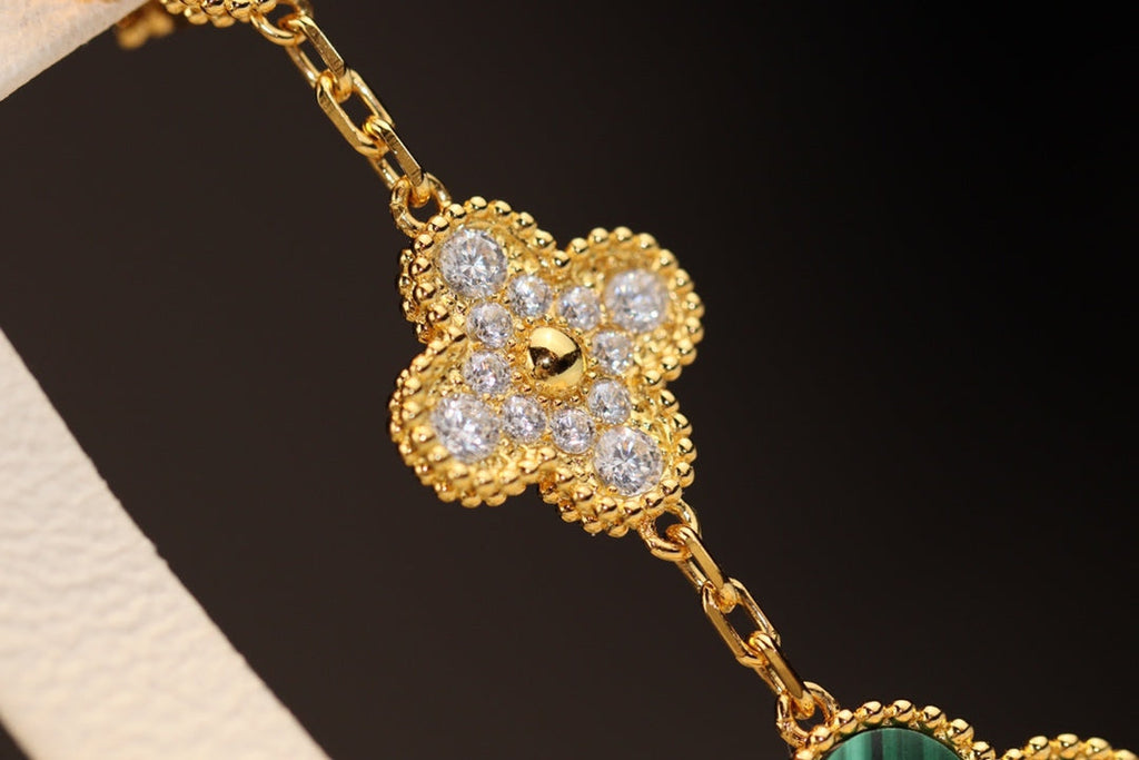 ®Jewelicorn®クローバーイヤリング ゴールド マラカイト ダイヤモンド 3モチーフ