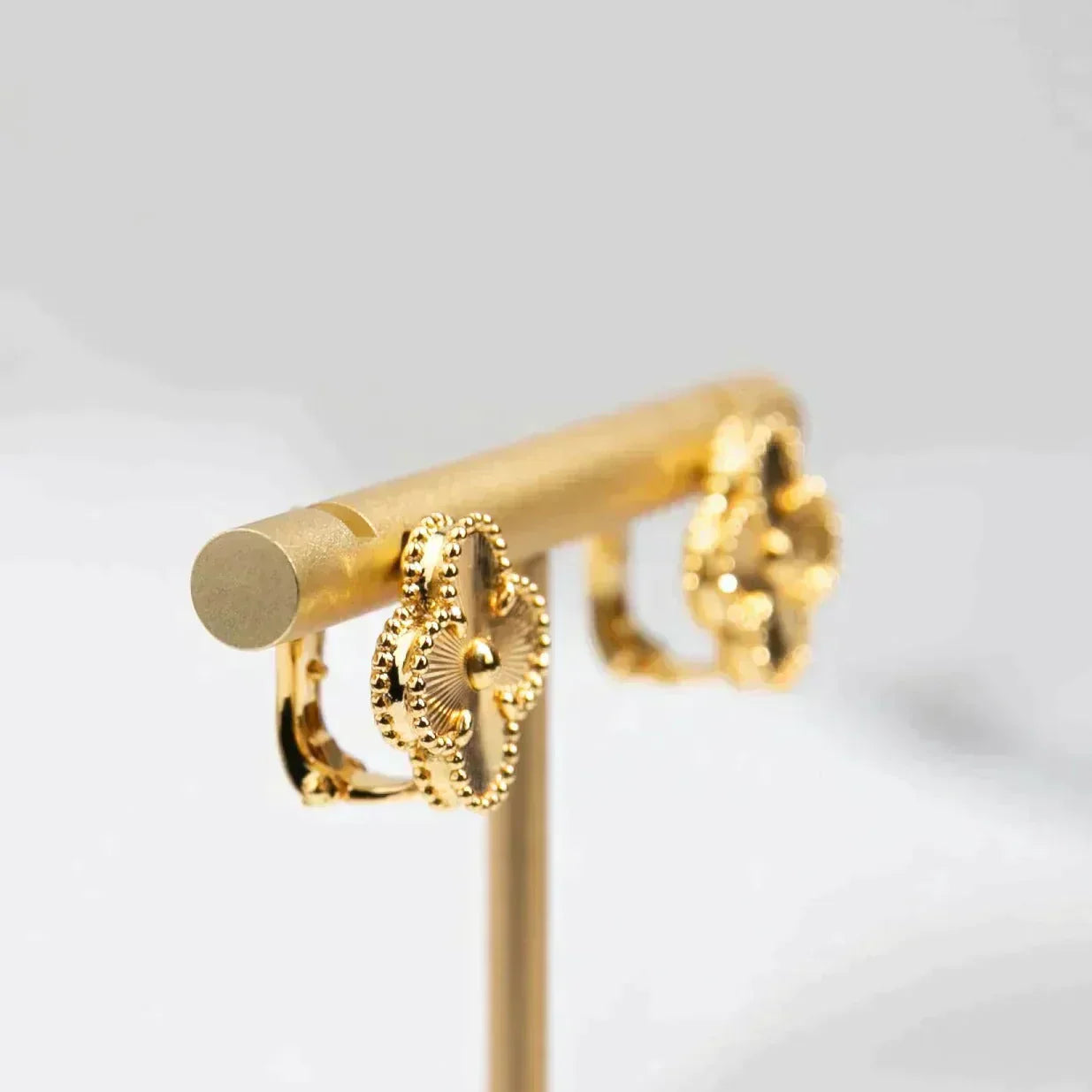 ¡®Jewelicorn¡¯CLOVER MEDIUM 1 MOTIFS LASER EARRINGS