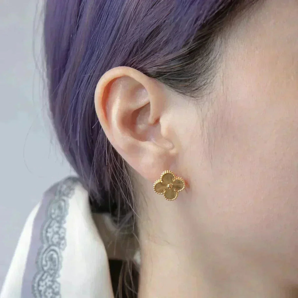 ¡®Jewelicorn¡¯CLOVER MEDIUM 1 MOTIFS LASER EARRINGS