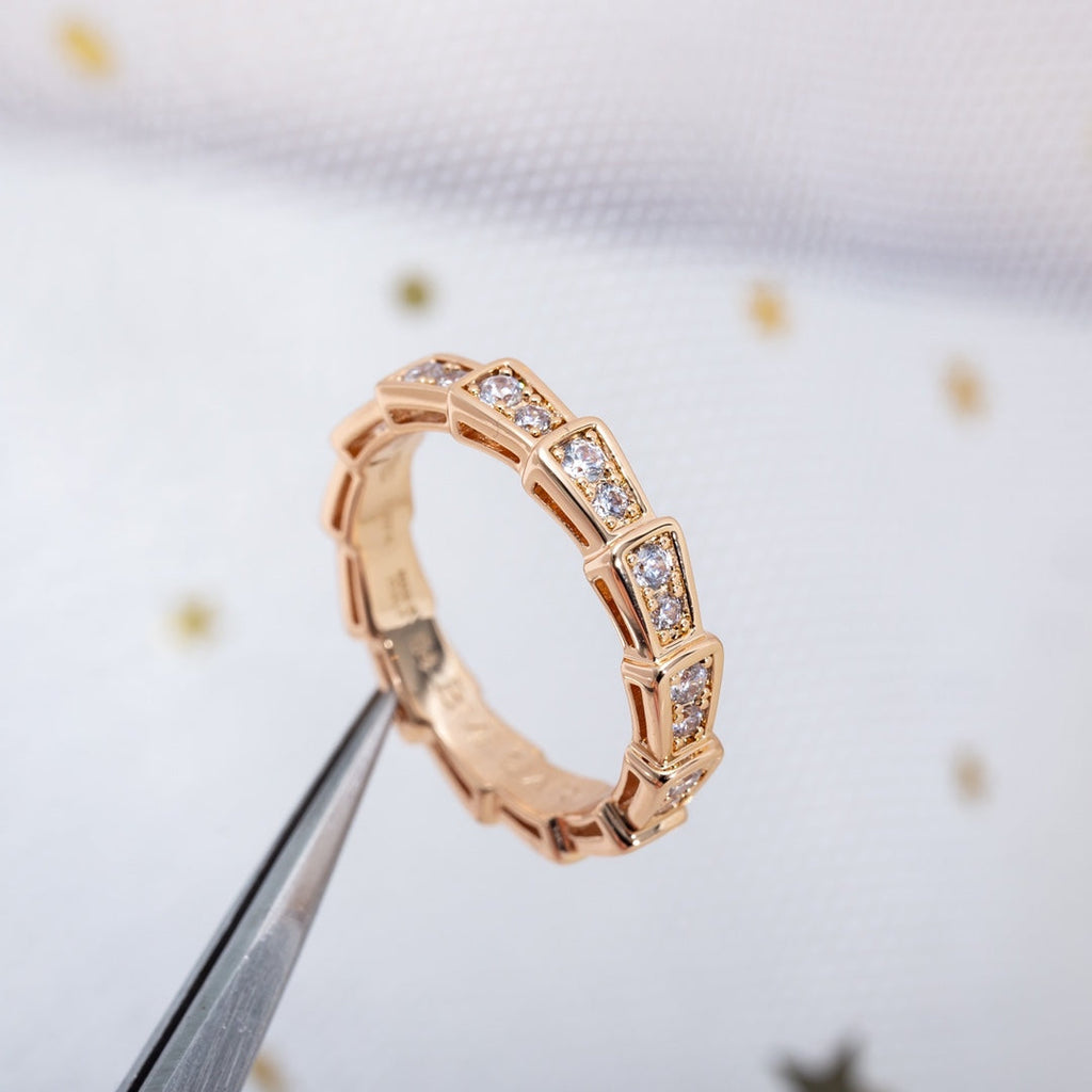 ¡®Jewelicorn¡¯SERPENTI RING PINK GOLD DIAMOND PAVED 3MM