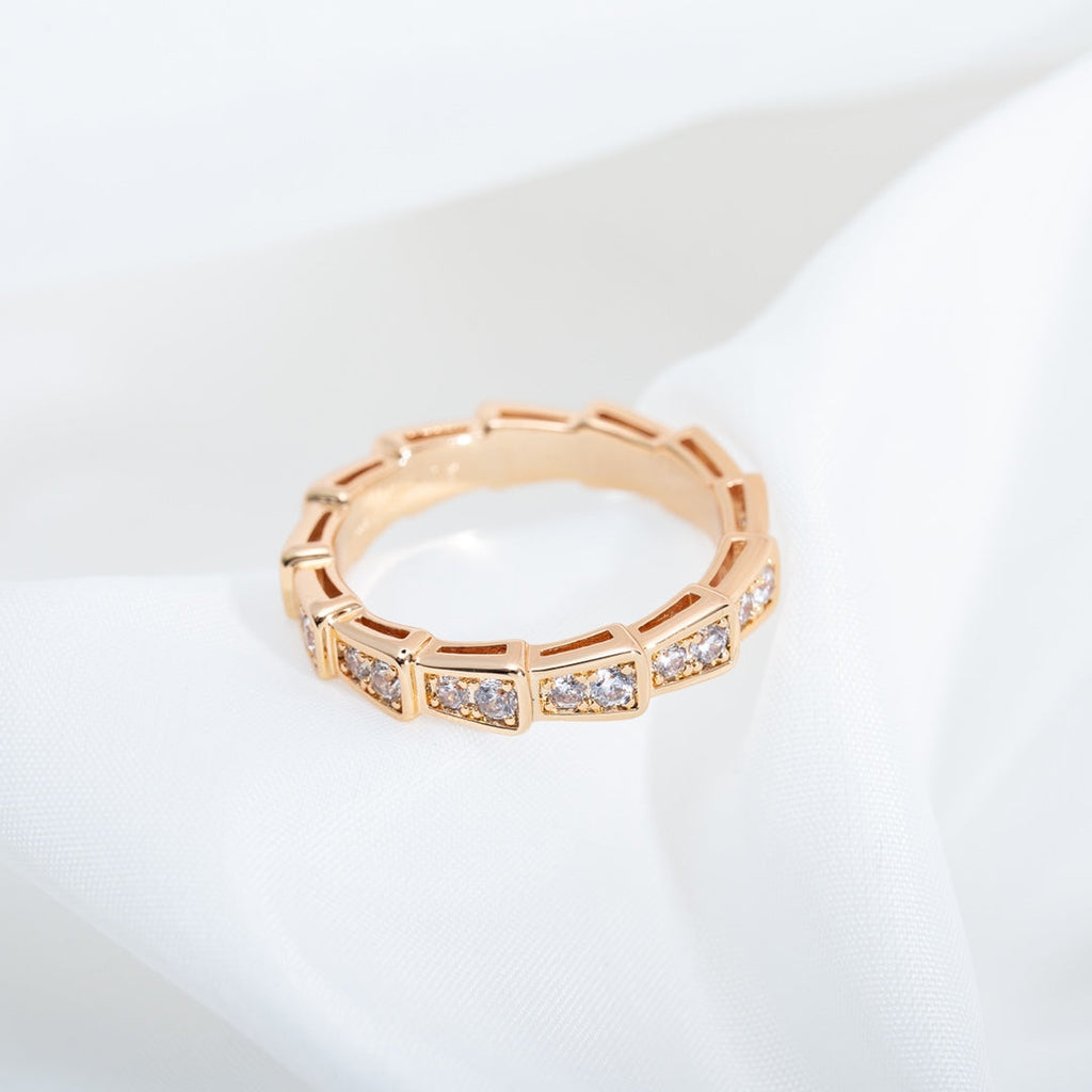 ¡®Jewelicorn¡¯SERPENTI RING PINK GOLD DIAMOND PAVED 3MM