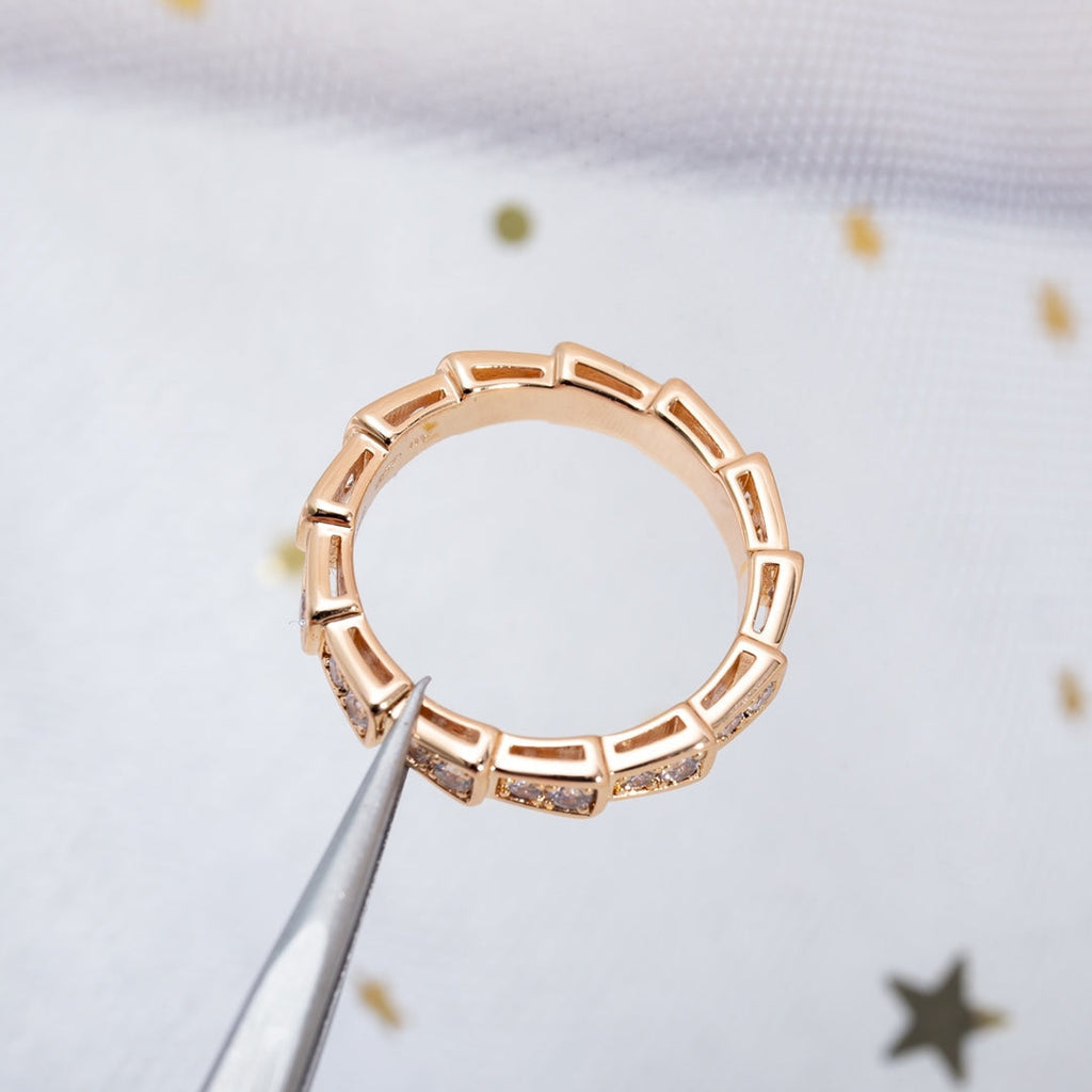¡®Jewelicorn¡¯SERPENTI RING PINK GOLD DIAMOND PAVED 3MM