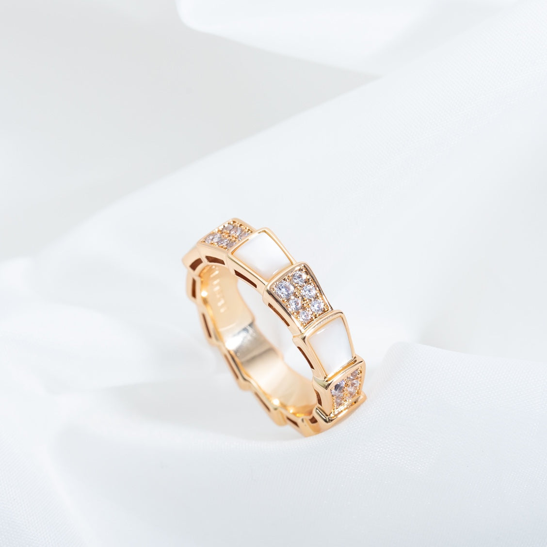 ¡®Jewelicorn¡¯SERPENTI RING PINK GOLD MOP DIAMOND PAVED 4MM