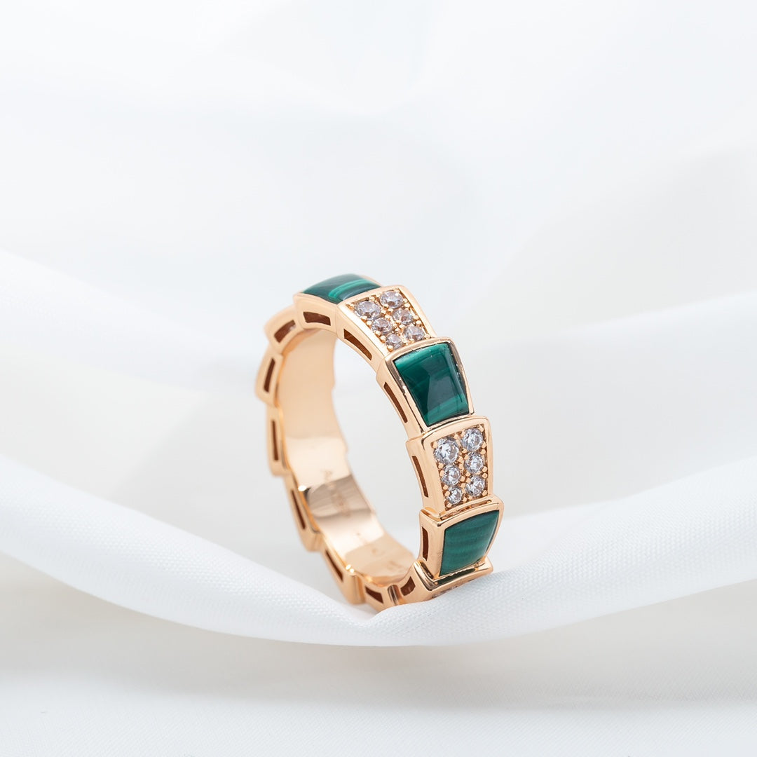 ¡®Jewelicorn¡¯SERPENTI RING PINK GOLD MALACHITE DIAMOND PAVED 4MM