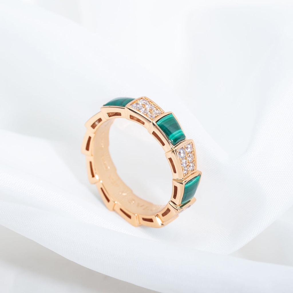 ¡®Jewelicorn¡¯SERPENTI RING PINK GOLD MALACHITE DIAMOND PAVED 4MM