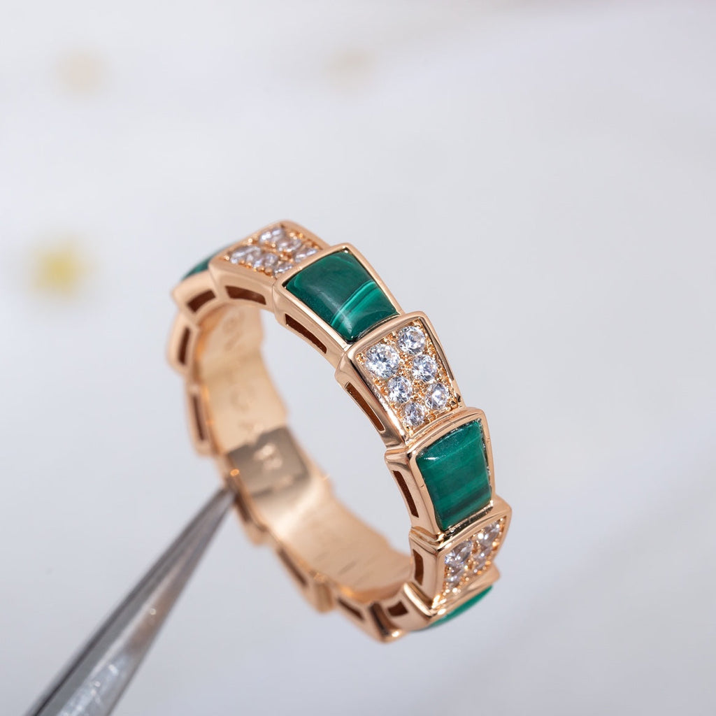 ¡®Jewelicorn¡¯SERPENTI RING PINK GOLD MALACHITE DIAMOND PAVED 4MM