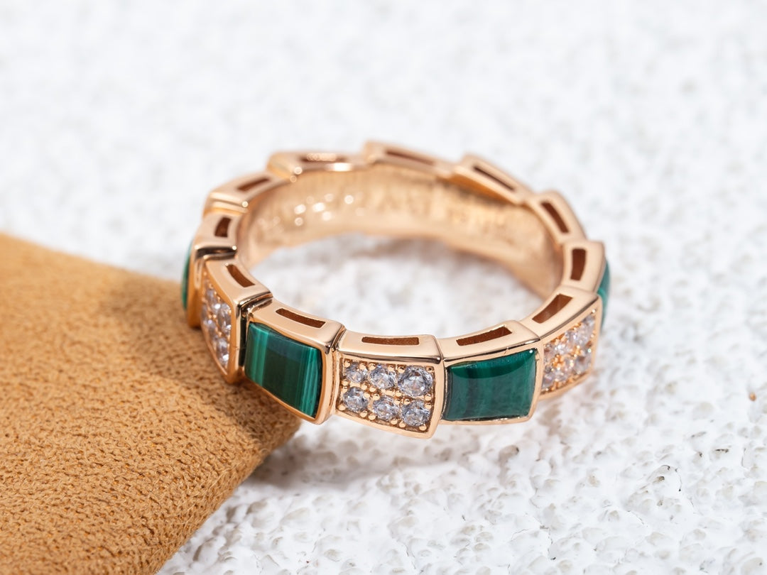 ¡®Jewelicorn¡¯SERPENTI RING PINK GOLD MALACHITE DIAMOND PAVED 4MM
