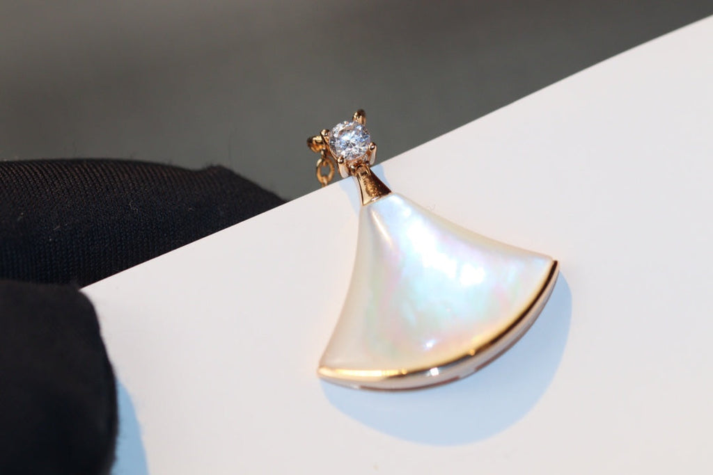 ¡®Jewelicorn¡¯DREAM NECKLACE WHITE MOP PINK GOLD 1 DIAMOND
