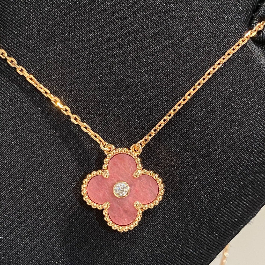 ¡®Jewelicorn¡¯CLOVER 15MM DIAMOND RHODONITE NECKLACE