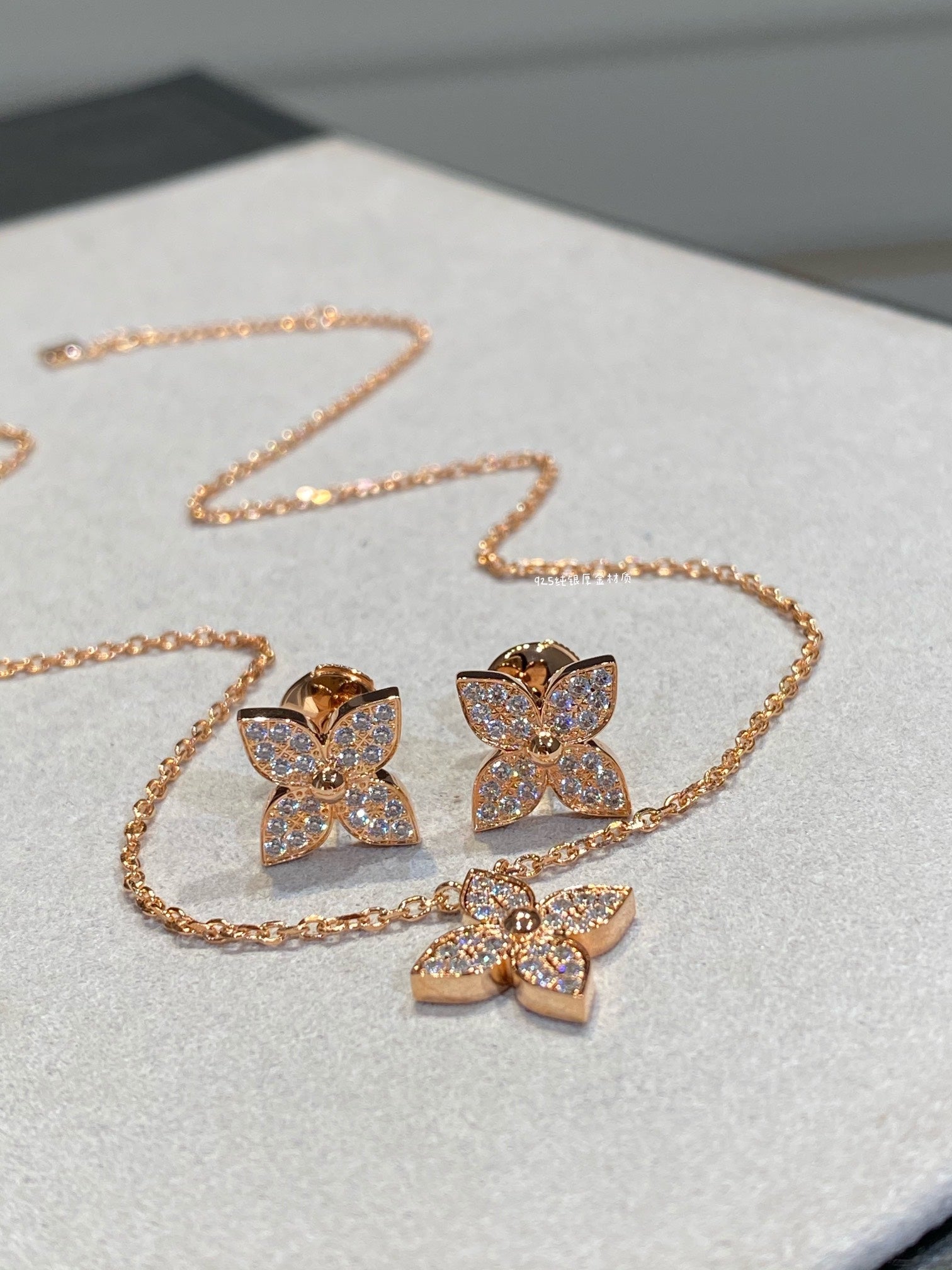 ®ジュエリコーン®スターダイヤモンドネックレス