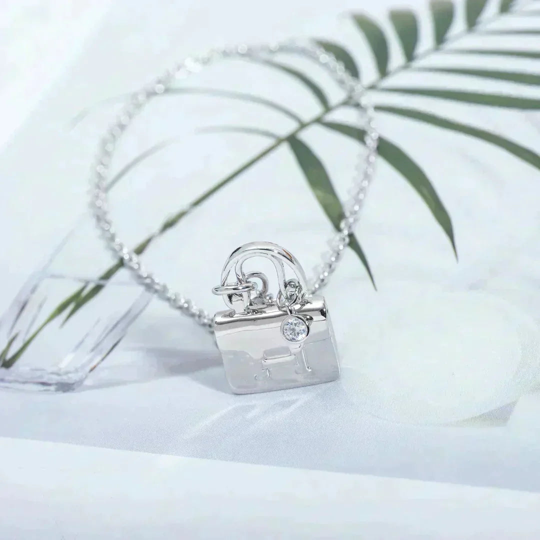 ¡®Jewelicorn¡¯AMULETTE PEDANT SILVER NECKLACE