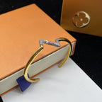 ®Jewelicorn® VOLTE UPSITE DOWN ダイヤモンド ゴールド オープンブレスレット