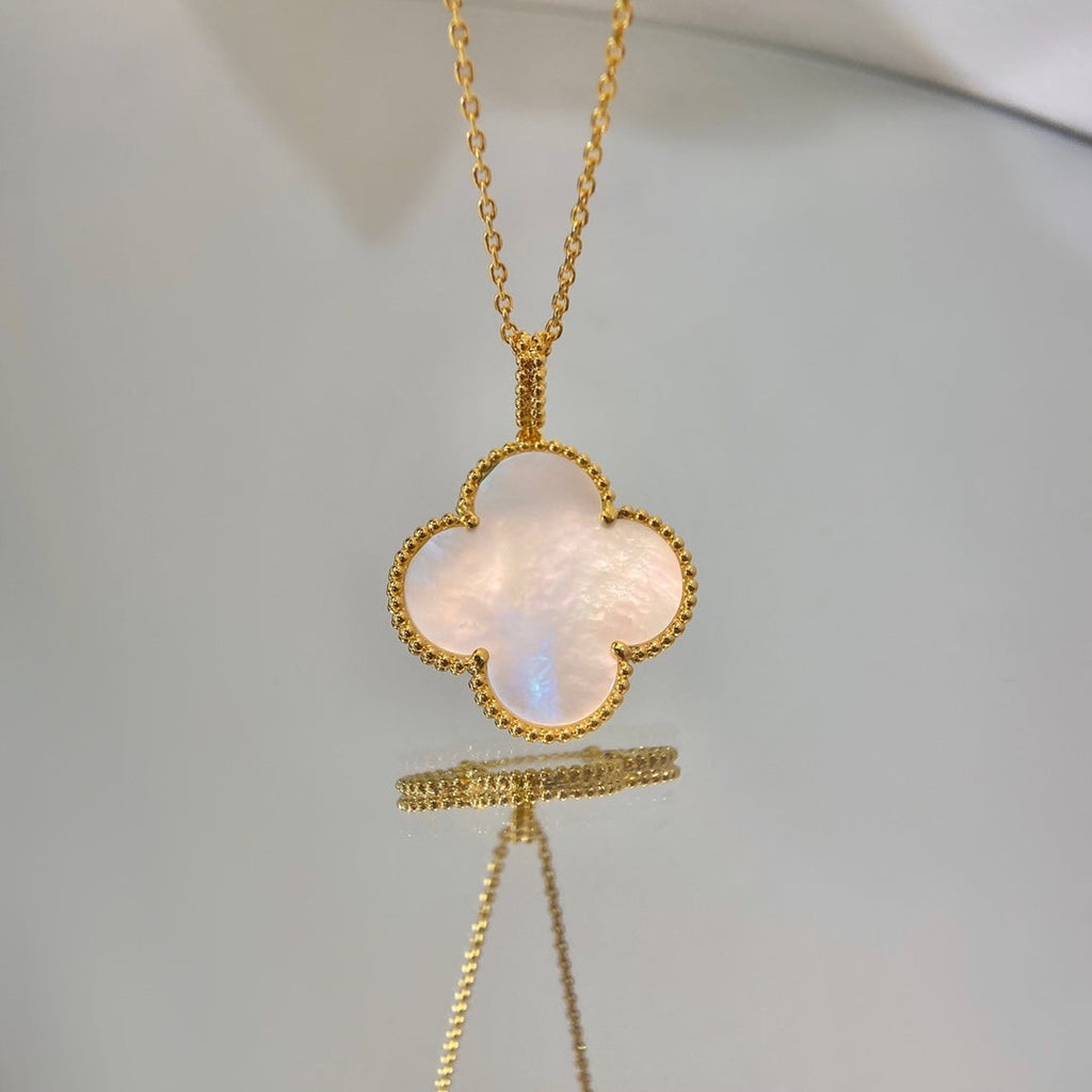 ¡®Jewelicorn¡¯CLOVER 25MM MOP LARGE PENDANT NECKLACE