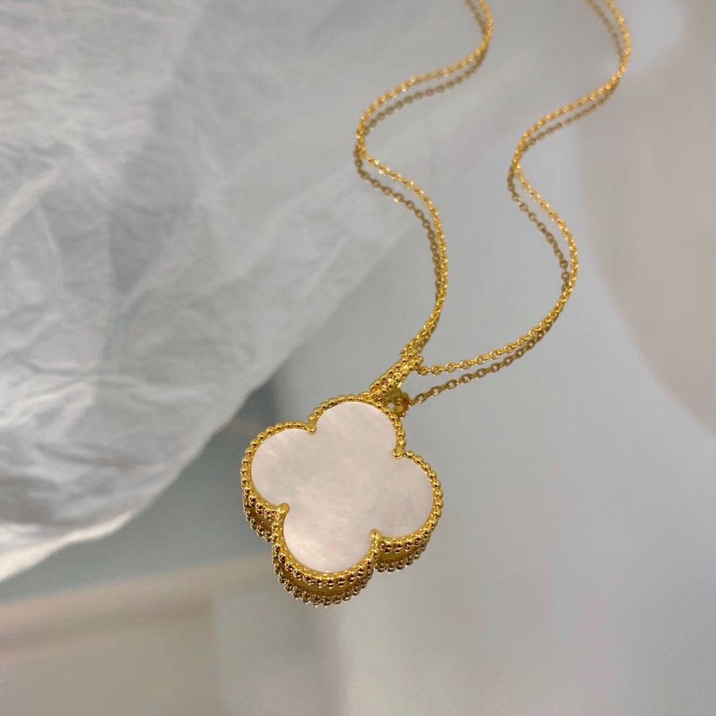 ¡®Jewelicorn¡¯CLOVER 25MM MOP LARGE PENDANT NECKLACE