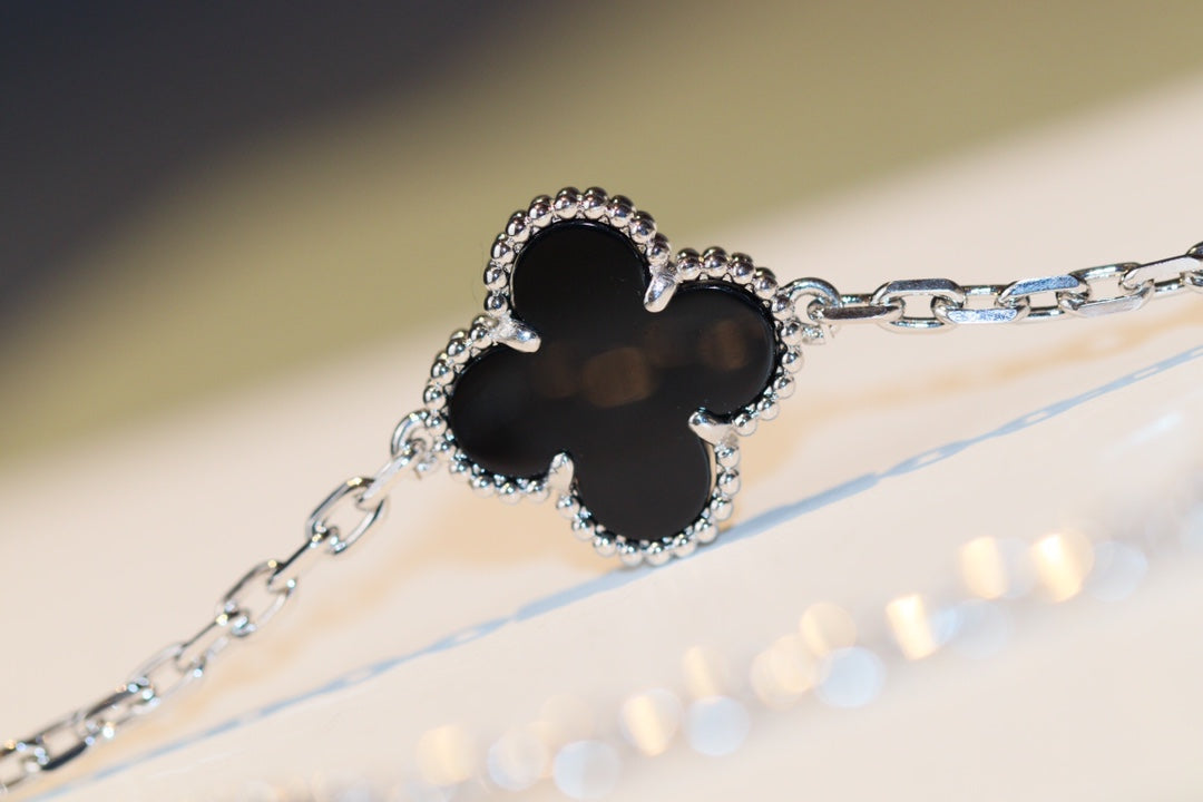 ¡®Jewelicorn¡¯CLOVER 20 MOTIFS ONYX DIAMOND SILVER