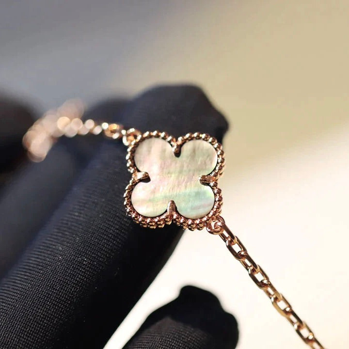 ¡®Jewelicorn¡¯CLOVER 20 MOTIFS DARK MOP DIAMOND  NECKLACE