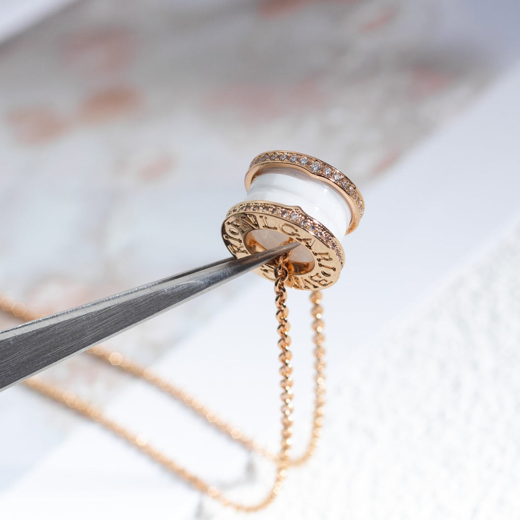 Jewelicorn Zero 1 Halskette aus weißer Keramik mit Diamanten in Roségold