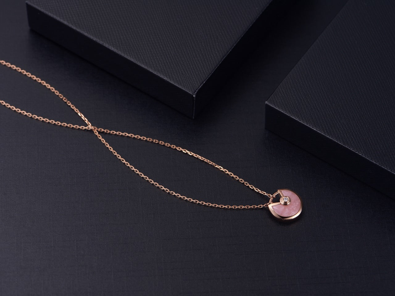 ¡®Jewelicorn¡¯AMULETTE ROSE GOLD PINK MOP NECKLACE
