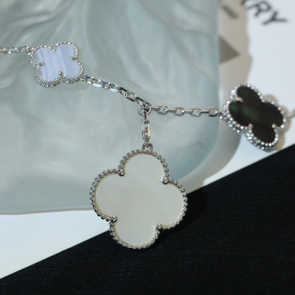 ¡®Jewelicorn¡¯CLOVER BRACELET 5 MOTIFS MOP CHALCEDONY SILVER