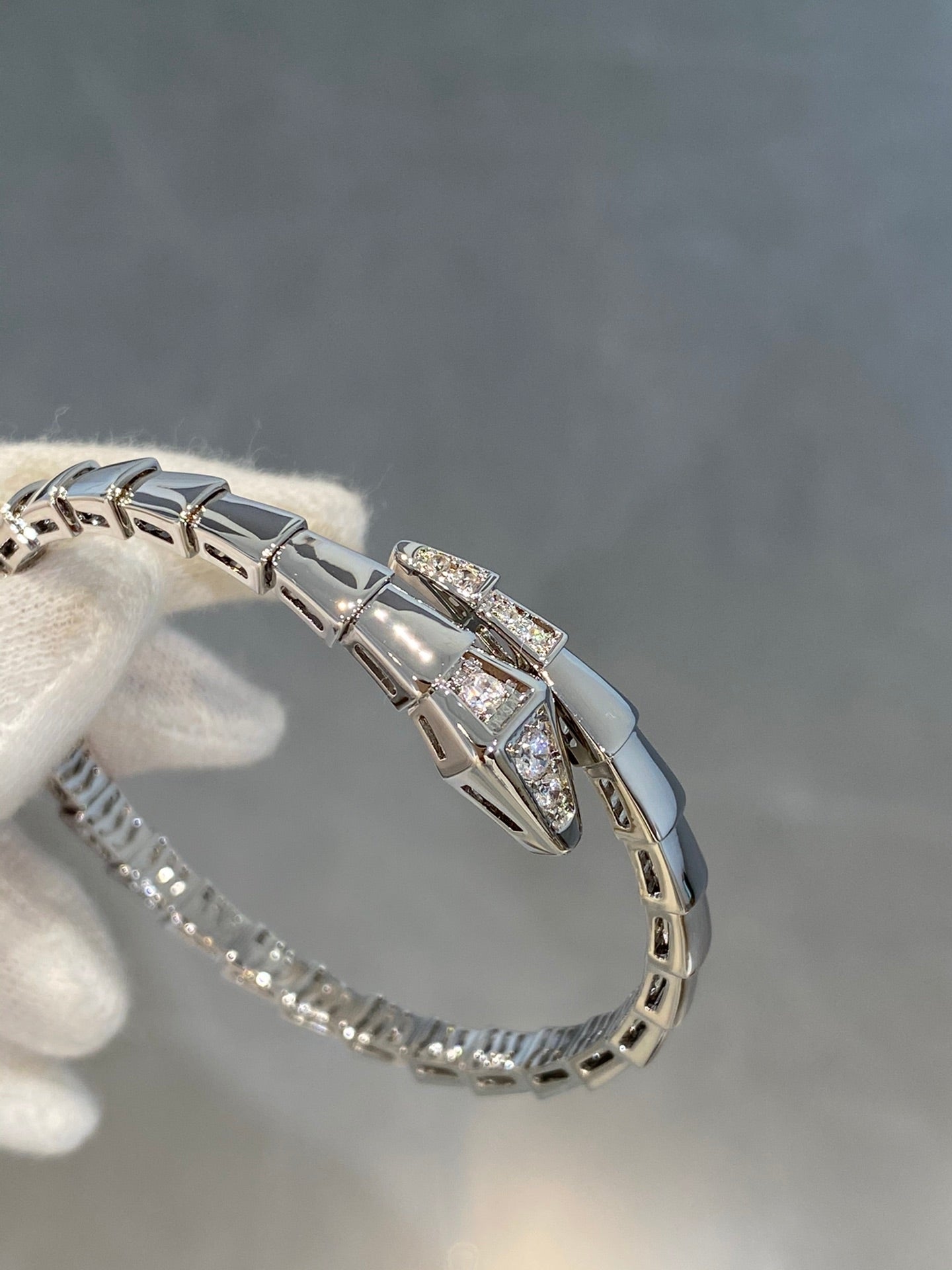 ¡®Jewelicorn¡¯SERPENTI BRACELET DIAMONDS SILVER
