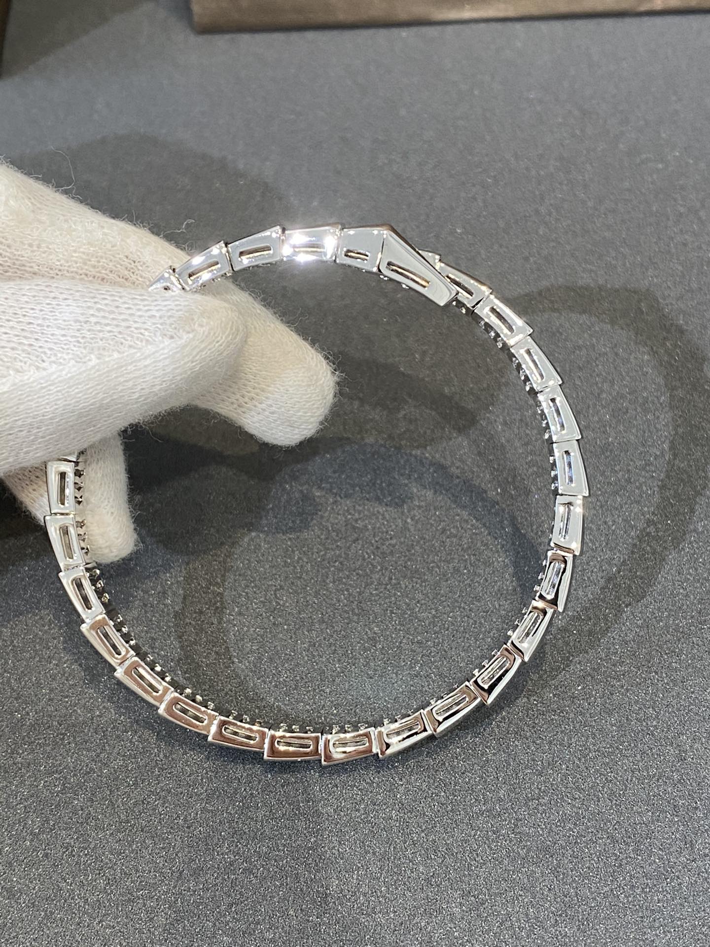 ¡®Jewelicorn¡¯SERPENTI BRACELET DIAMONDS SILVER
