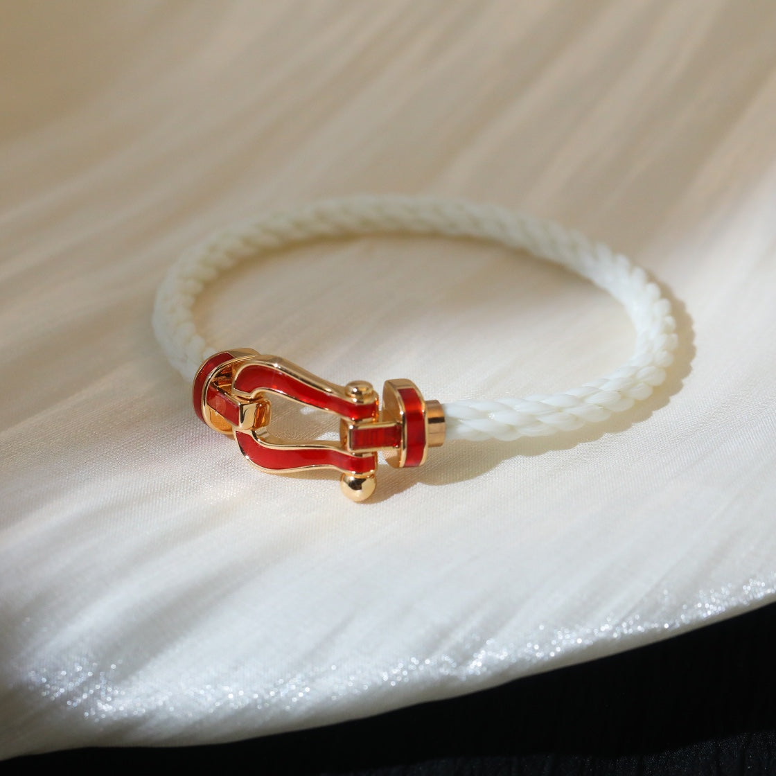 ¡®Jewelicorn¡¯FORCE 10 WHITE TEXTILE DIAMOND PAVED