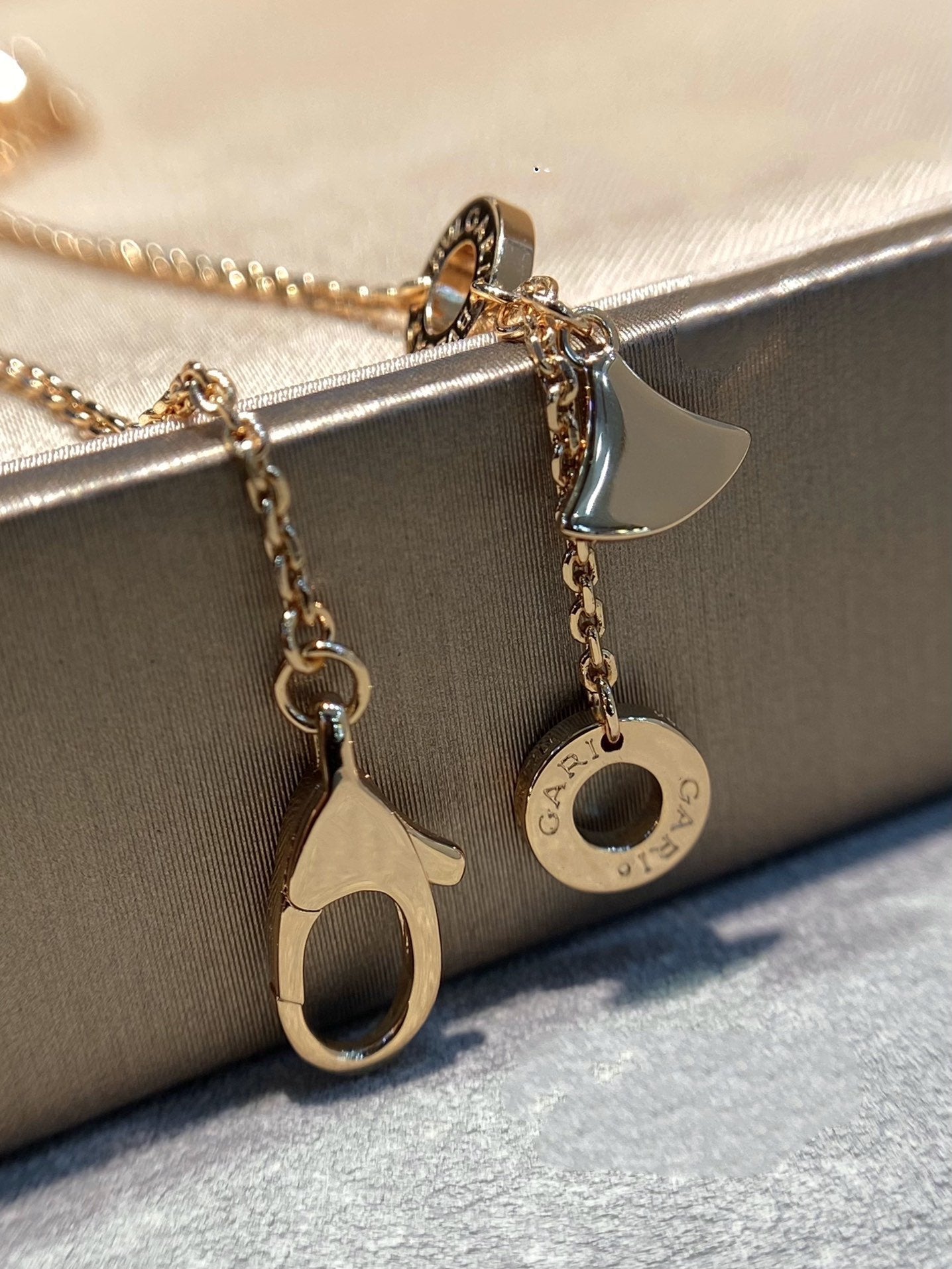 Jewelicorn – Traumhafte Halskette aus Malachit-Diamanten in Roségold