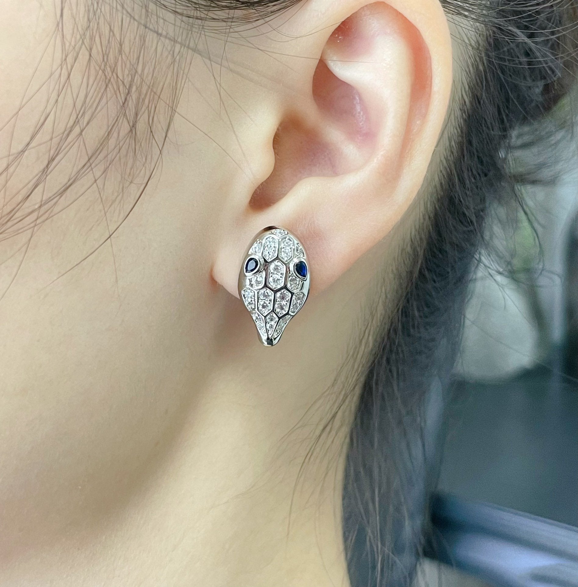 ¡®Jewelicorn¡¯SERPENT DIAMOND STUD EARRINGS