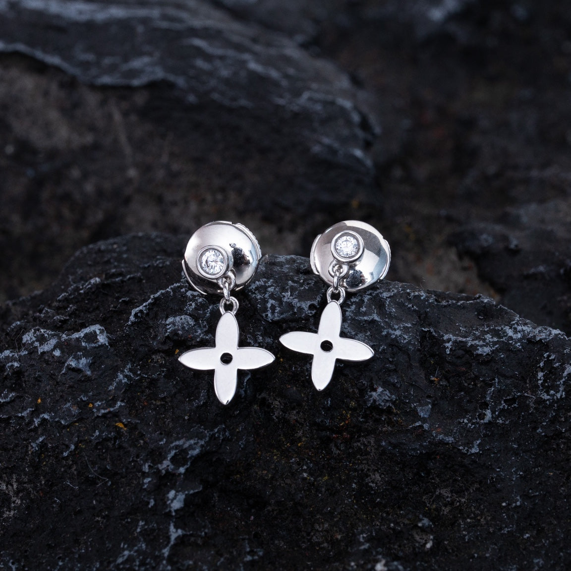 ¡®Jewelicorn¡¯VIDYLLE SILVER DIAMOND MINI DROP EARRINGS