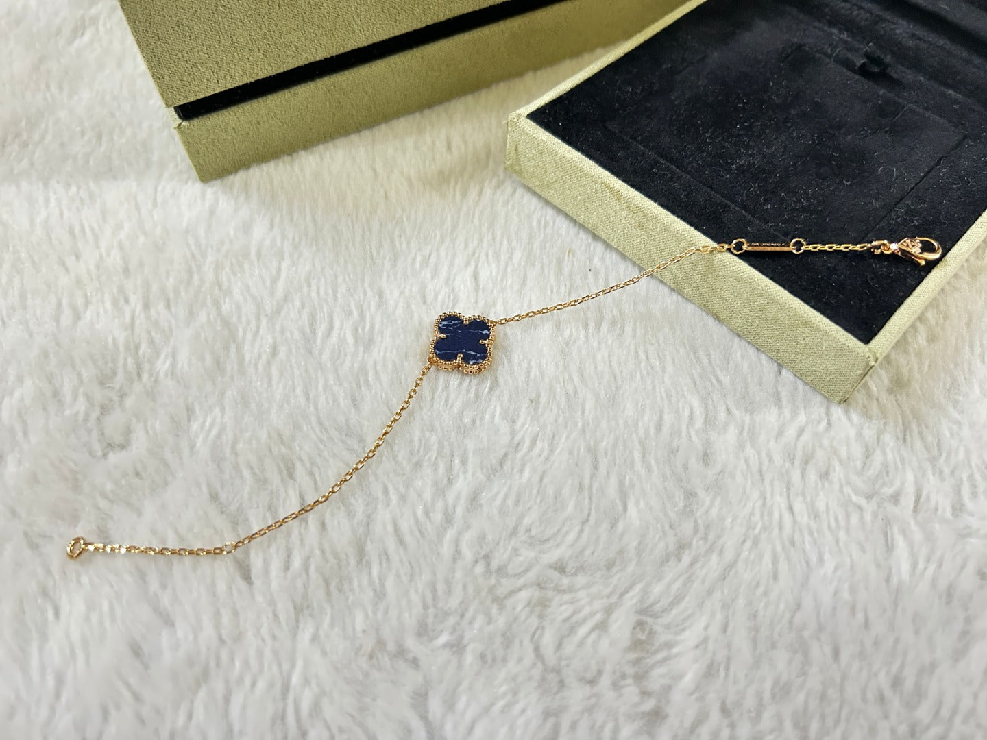 ®ジュエリコーン®クローバー 1モチーフ ピーターサイトブレスレット