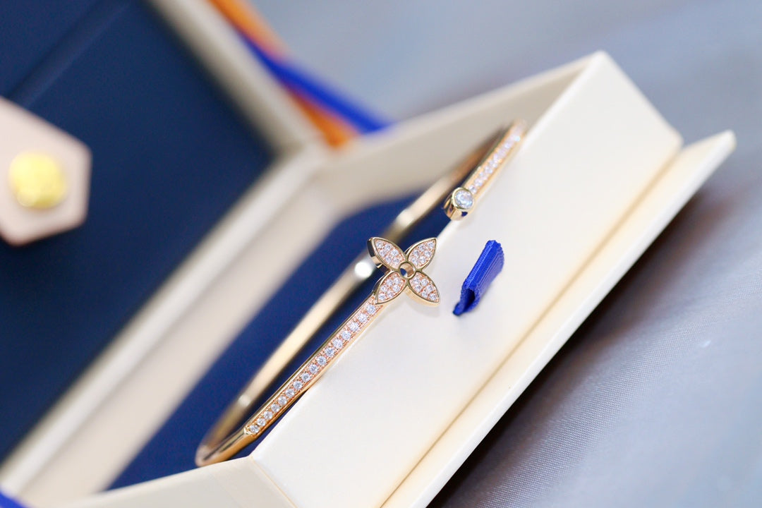 ¡®Jewelicorn¡¯IDYLLE PINK GOLD OPEN BRACELET DIAMOND PAVED