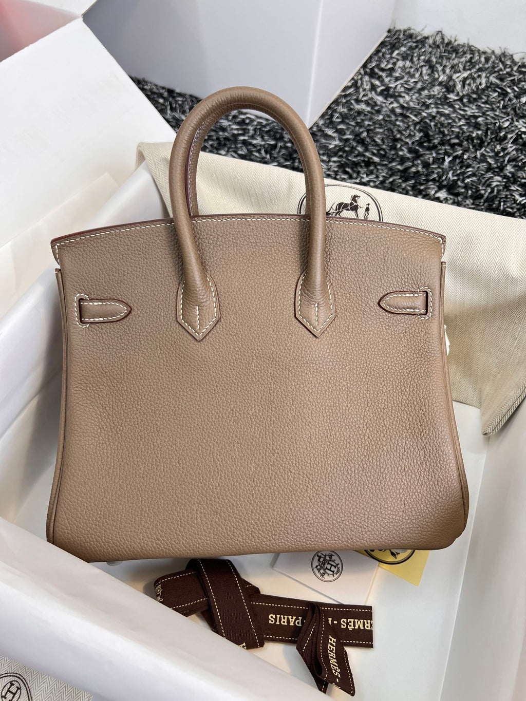 HM Birkin 25 cm, braunes Togo-Leder, silberfarbene Beschläge