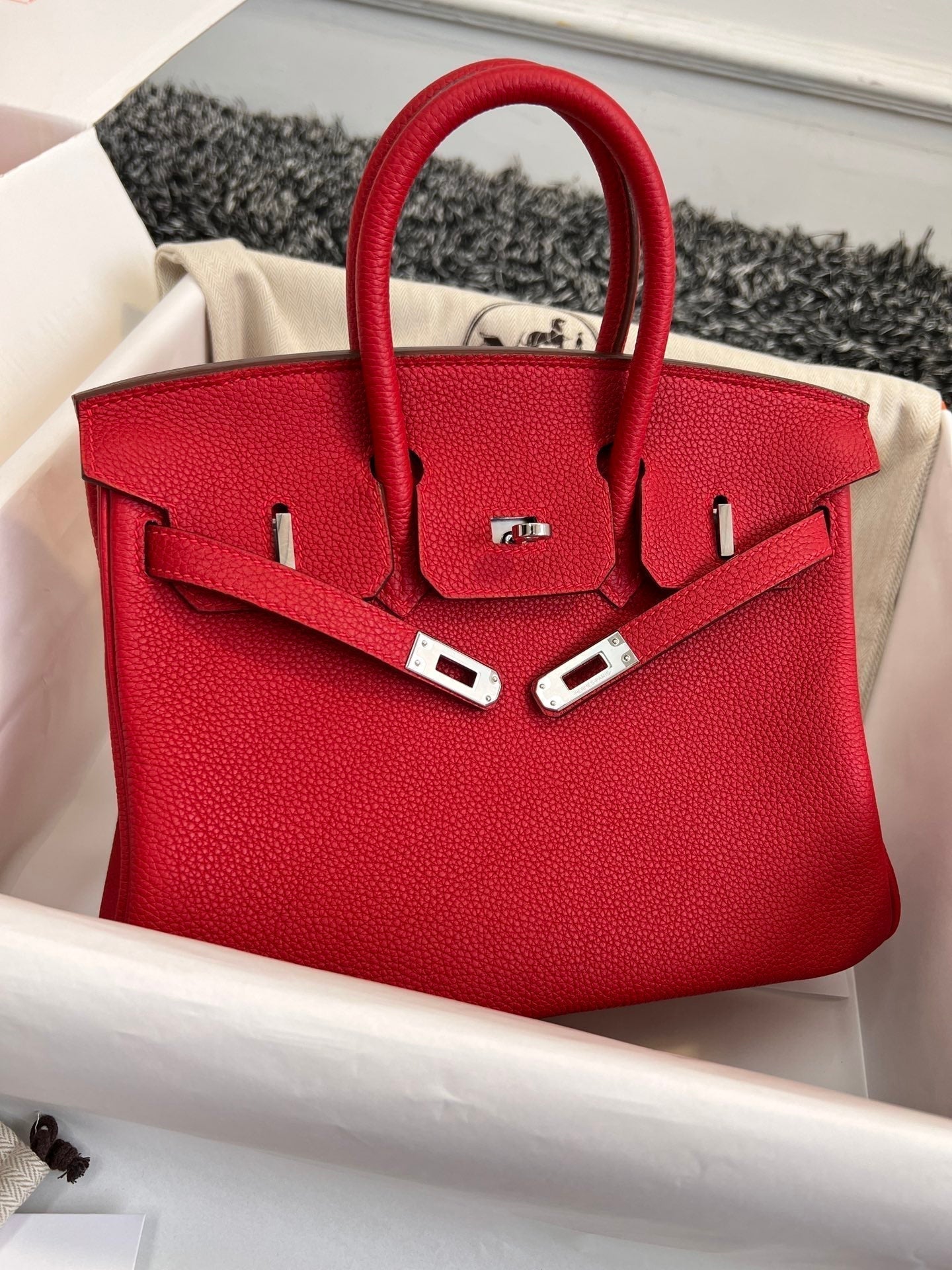 HM Birkin 25 cm, rotes Togo-Leder, silberne Beschläge