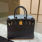 HM Birkin 30 cm, schwarzes Swift-Leder, goldene Beschläge