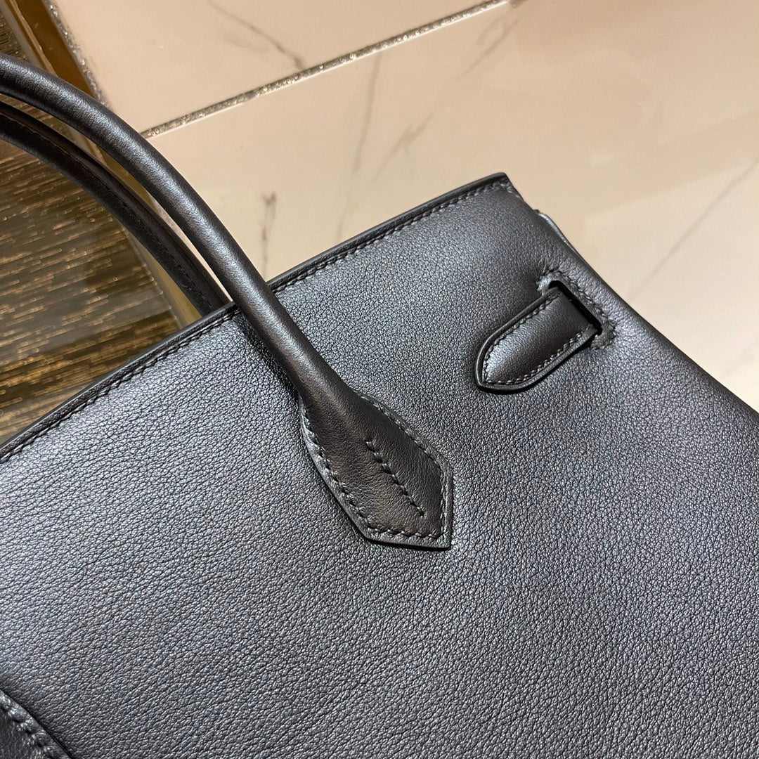 HM Birkin 30 cm, schwarzes Swift-Leder, goldene Beschläge