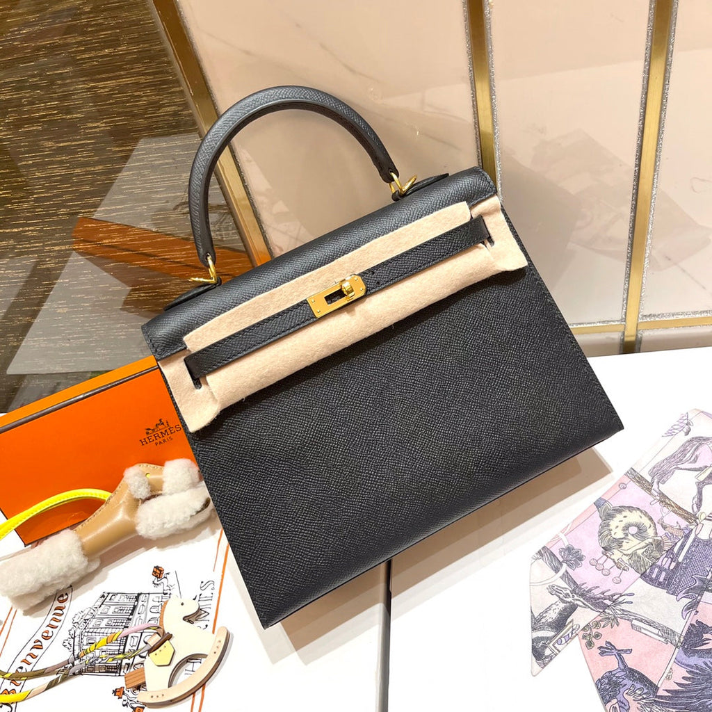 HM KELLY 25CM SCHWARZES EPSOM-LEDER GOLDENE BESCHLÄGE