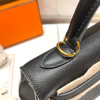 HM KELLY 25CM SCHWARZES EPSOM-LEDER GOLDENE BESCHLÄGE