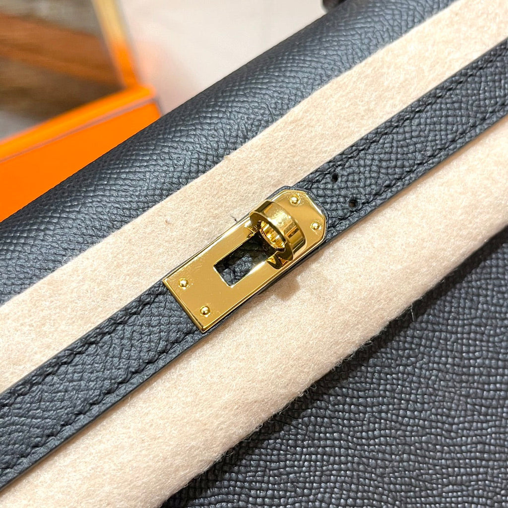 HM KELLY 25CM SCHWARZES EPSOM-LEDER GOLDENE BESCHLÄGE