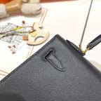 HM KELLY 25CM SCHWARZES EPSOM-LEDER GOLDENE BESCHLÄGE