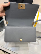 BOY BAG MEDIUM 25 DUNKELGRAU CAVIAR GOLDENE HARDWARE