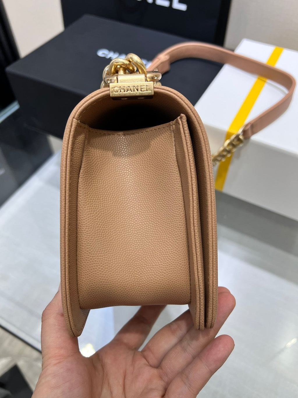 BOY BAG MEDIUM 25 BRAUN CAVIAR GOLDENE HARDWARE