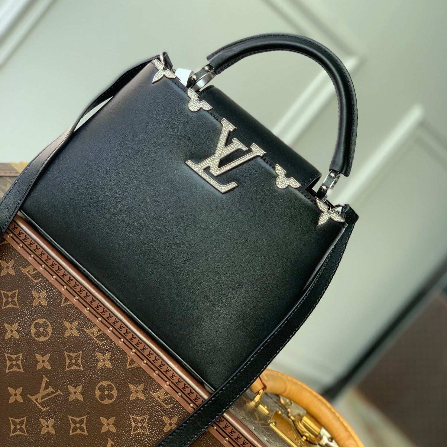 CAPUCINES BB 27 BLACK TAURILLON SILBERNE BESCHLÄGE