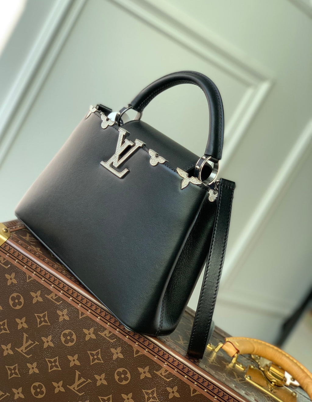 CAPUCINES BB 27 BLACK TAURILLON SILBERNE BESCHLÄGE