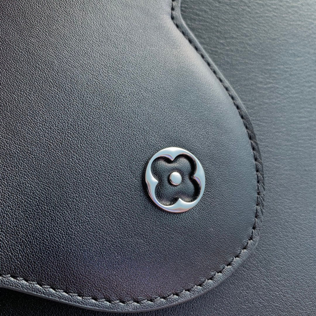 CAPUCINES BB 27 BLACK TAURILLON SILBERNE BESCHLÄGE